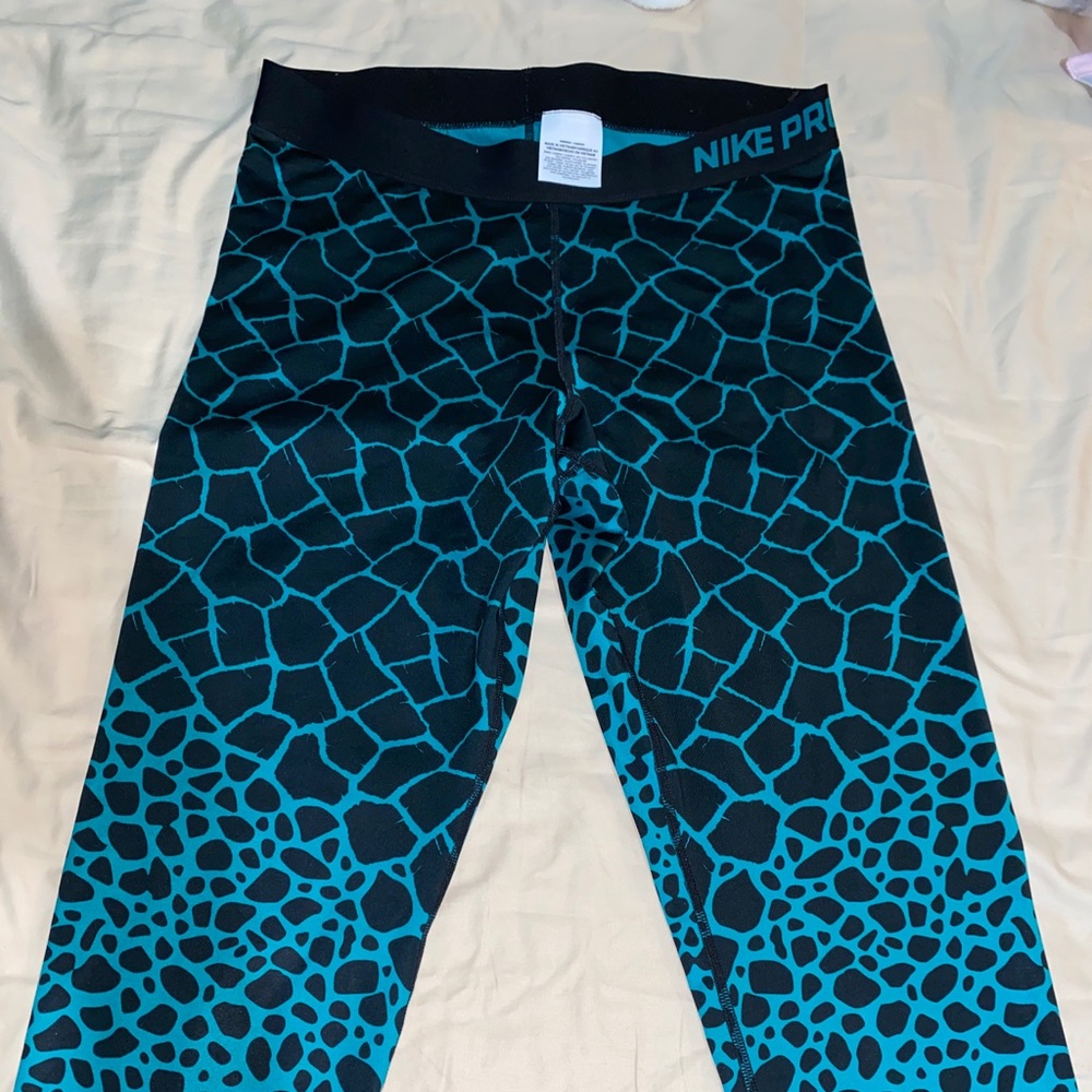 XL 7/8 Nike tights